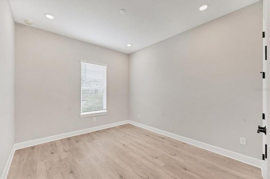 Spacious, unfurnished interior of a new home in , Bradenton (Image 23).