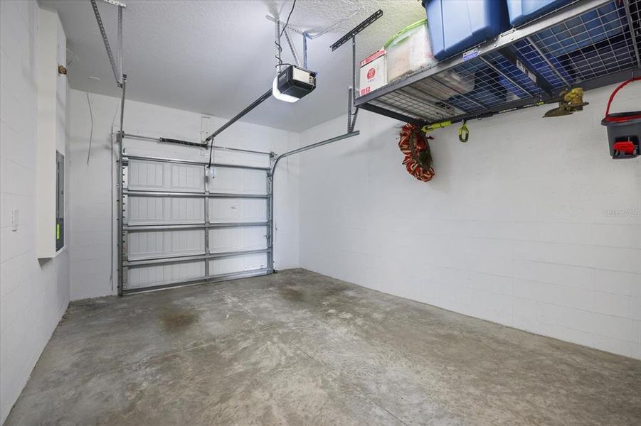 Spacious, unfurnished interior of a new home in , Palmetto (Image 22).