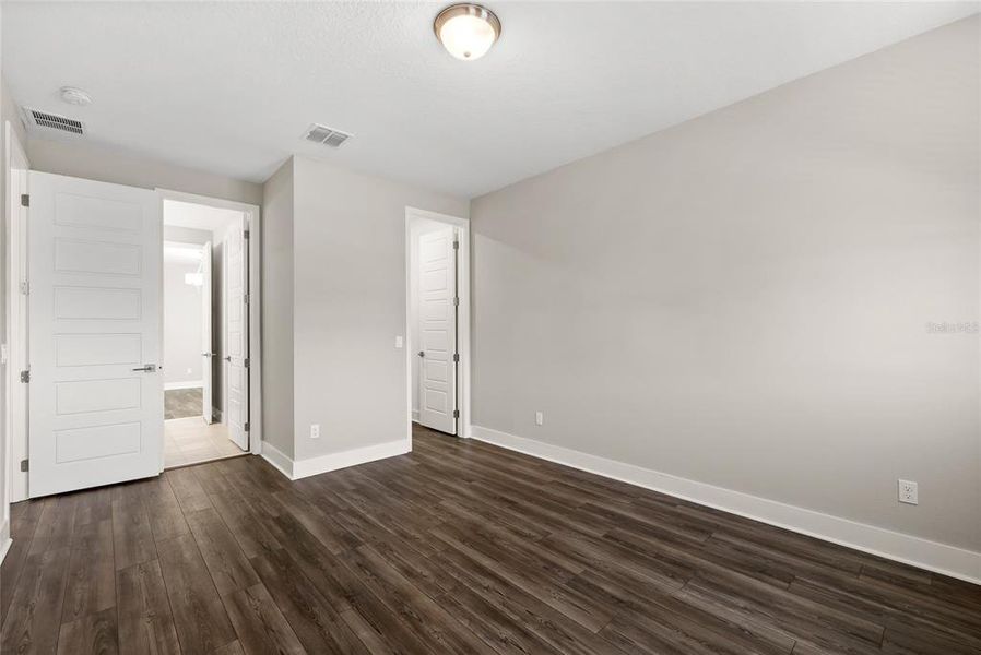 Spacious, unfurnished interior of a new home in , Winter Garden (Image 57).