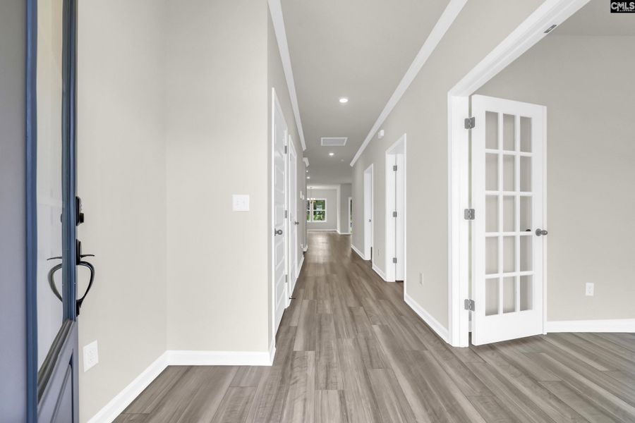 Spacious, unfurnished interior of a new home in Cottages at Roofs Pond, West Columbia (Image 9).