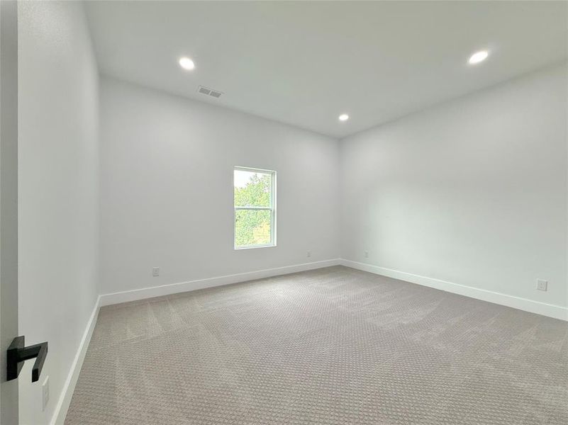 Spacious, unfurnished interior of a new home in , Fort Worth (Image 26).