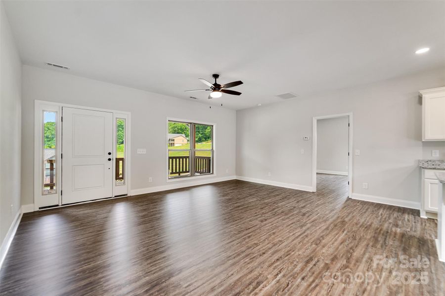 Spacious, unfurnished interior of a new home in , Franklin (Image 30).