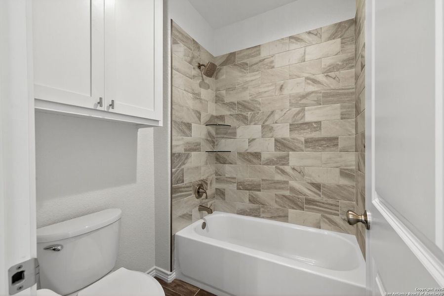 Furnished interior view inside a new home in , New Braunfels (Image 15). Furnished interior view inside a new home in , New Braunfels (Image 15).