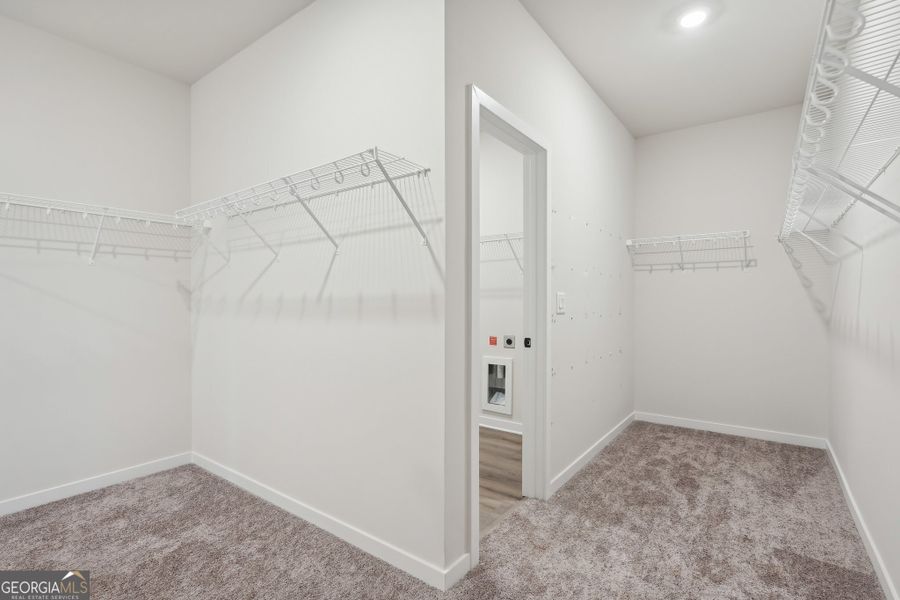 Spacious, unfurnished interior of a new home in Summerlin, Winder (Image 51).