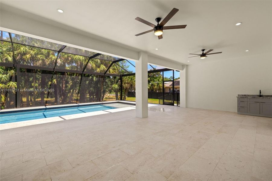 Exterior details and patio area of a home in , Naples (Image 4).