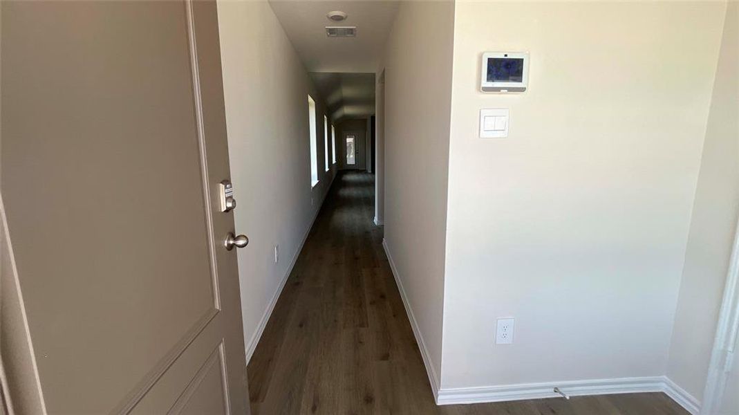 Spacious, unfurnished interior of a new home in Elevon, Lavon (Image 9).