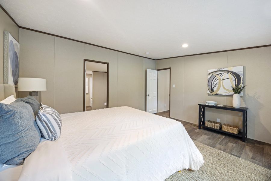 Furnished interior view inside a new home in , Ravenel (Image 4).