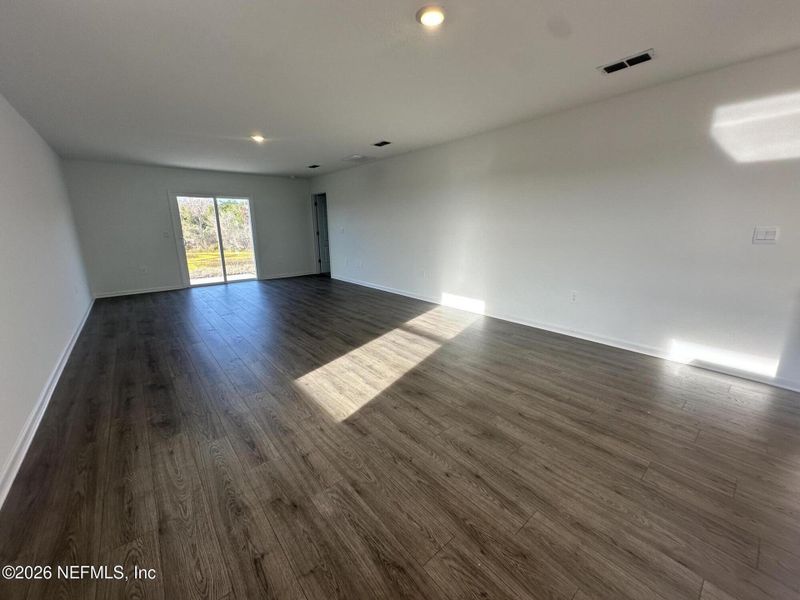 Spacious, unfurnished interior of a new home in Rookery, Green Cove Springs (Image 22).
