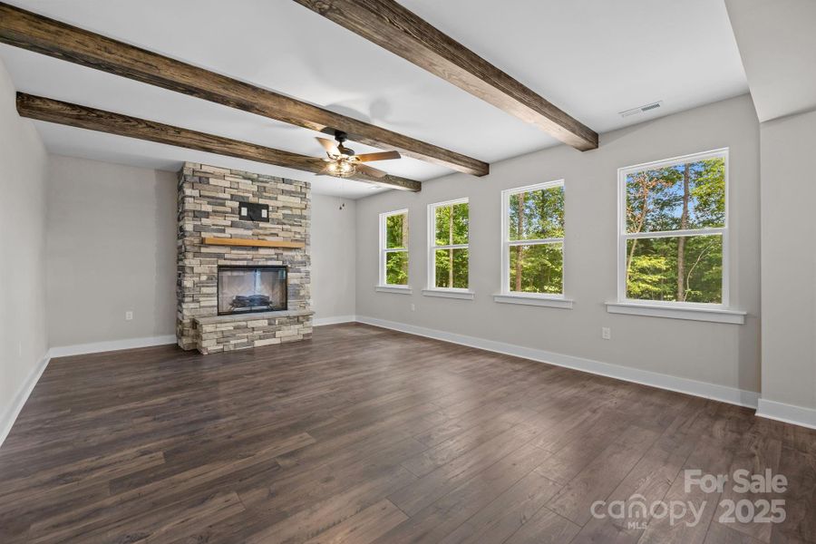 Spacious, unfurnished interior of a new home in , Waxhaw (Image 18). Spacious, unfurnished interior of a new home in , Waxhaw (Image 18).
