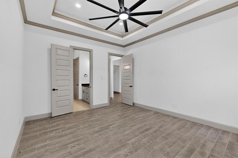 Spacious, unfurnished interior of a new home in , Athens (Image 30).