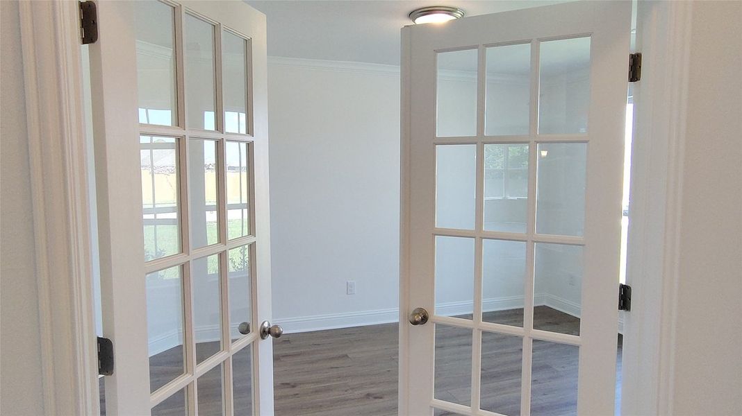 Spacious, unfurnished interior of a new home in Greystone, Angleton (Image 10).