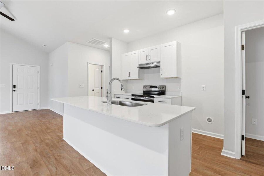 10-411 N Virginia St-10