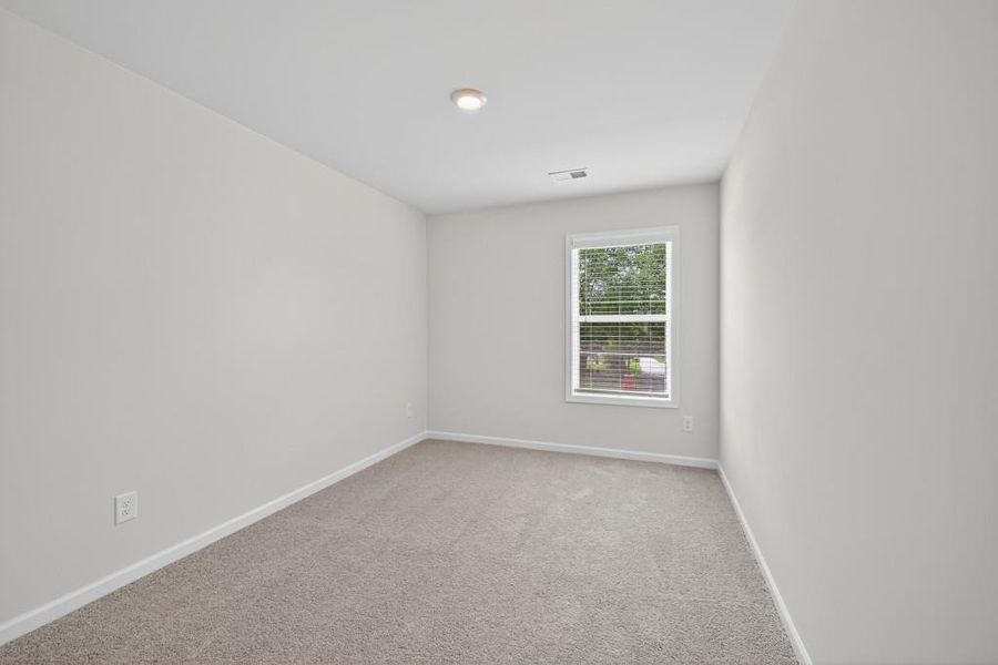 Spacious, unfurnished interior of a new home in Medlock Park, Austell (Image 31).