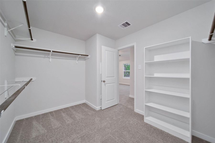 Spacious, unfurnished interior of a new home in , New Caney (Image 7).