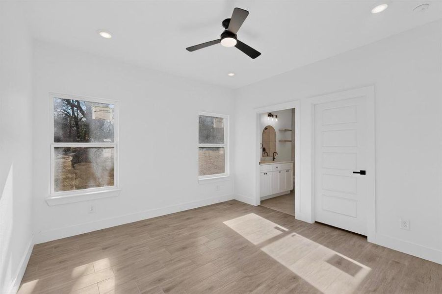 Spacious, unfurnished interior of a new home in , Denison (Image 17).