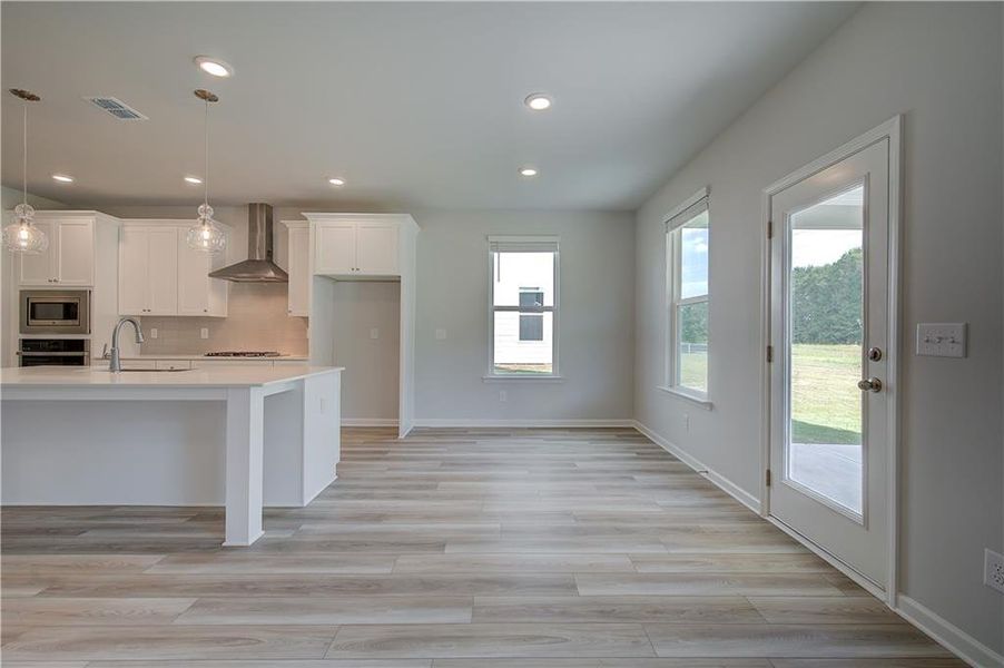 Spacious, unfurnished interior of a new home in Northcroft, Loganville (Image 26).
