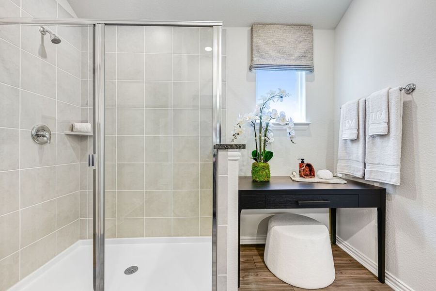Furnished interior view inside a new home in Madero 50s, Fort Worth (Image 14).