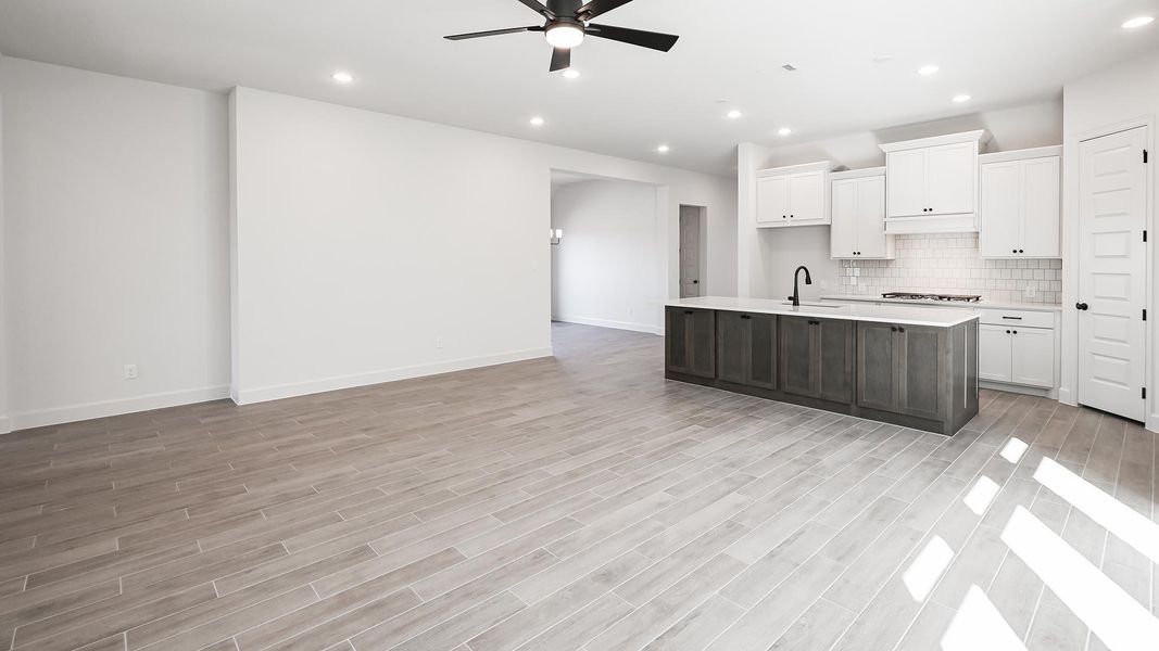 Spacious, unfurnished interior of a new home in Juniper Springs, Lockhart (Image 19).
