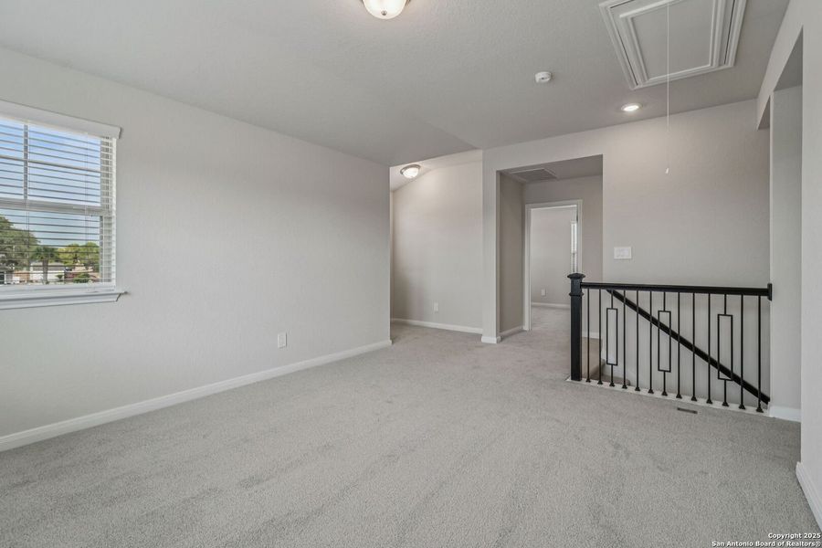 Spacious, unfurnished interior of a new home in Royal Crest, San Antonio (Image 35). Spacious, unfurnished interior of a new home in Royal Crest, San Antonio (Image 35).