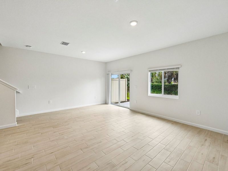Spacious, unfurnished interior of a new home in Meritage Homes at Central Park, Port St. Lucie (Image 11). Spacious, unfurnished interior of a new home in Meritage Homes at Central Park, Port St. Lucie (Image 11).