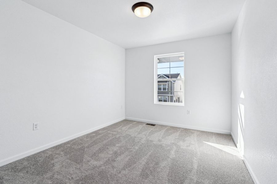 Spacious, unfurnished interior of a new home in Farmlore, Brighton (Image 15).