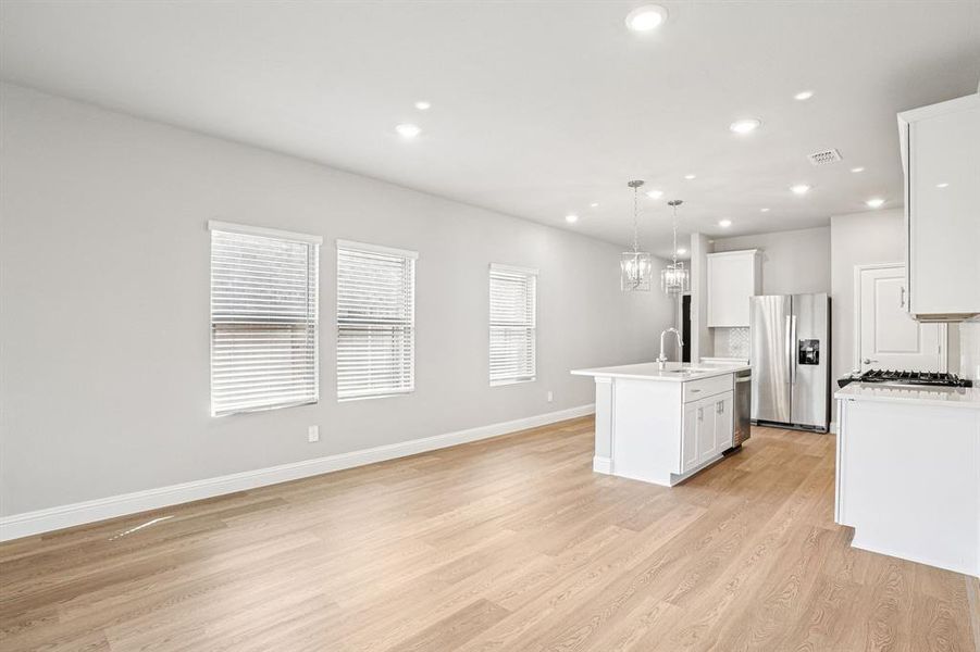 Photo is not of the actual home, but is an inspirational photo of builder’s model home and may depict options, furnishings, and/or decorator features that are not included. Photo is not of the actual home, but is an inspirational photo of builder’s model home and may depict options, furnishings, and/or decorator features that are not included.