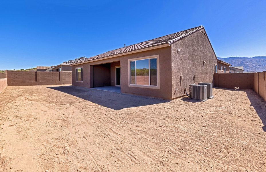 Exterior details and patio area of a home in Vistoso Canyon Estates, Oro Valley (Image 21).