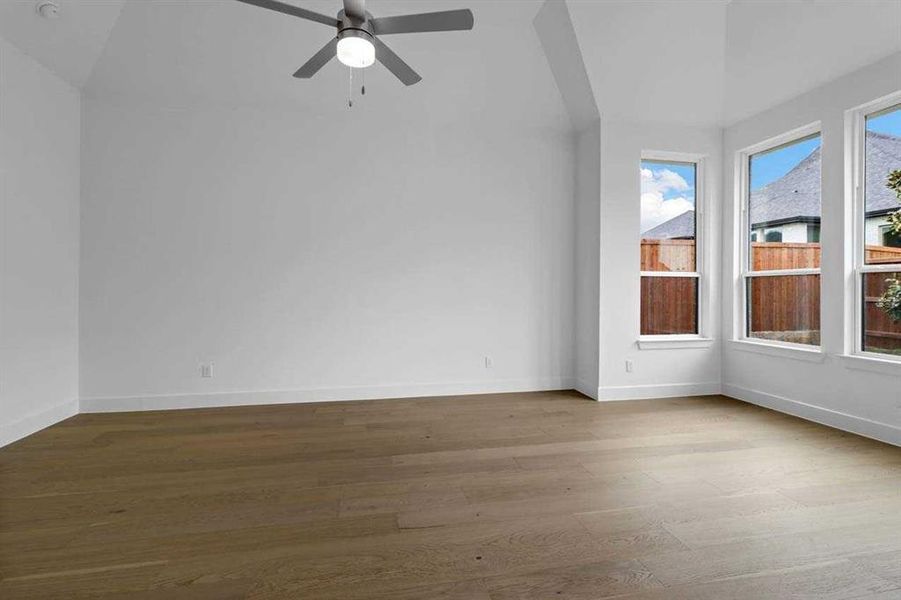 Spacious, unfurnished interior of a new home in Saddle Star Estates, Rockwall (Image 18).