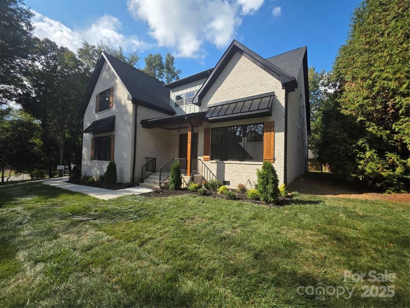 Image 16 of a home in . Image 16 of a home in .