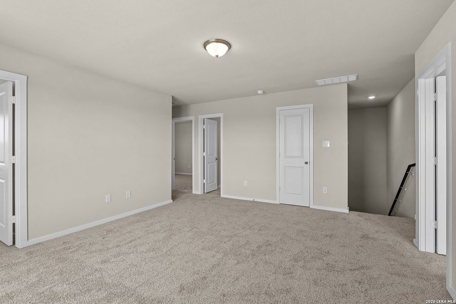 Spacious, unfurnished interior of a new home in Summerlin, San Antonio (Image 29).