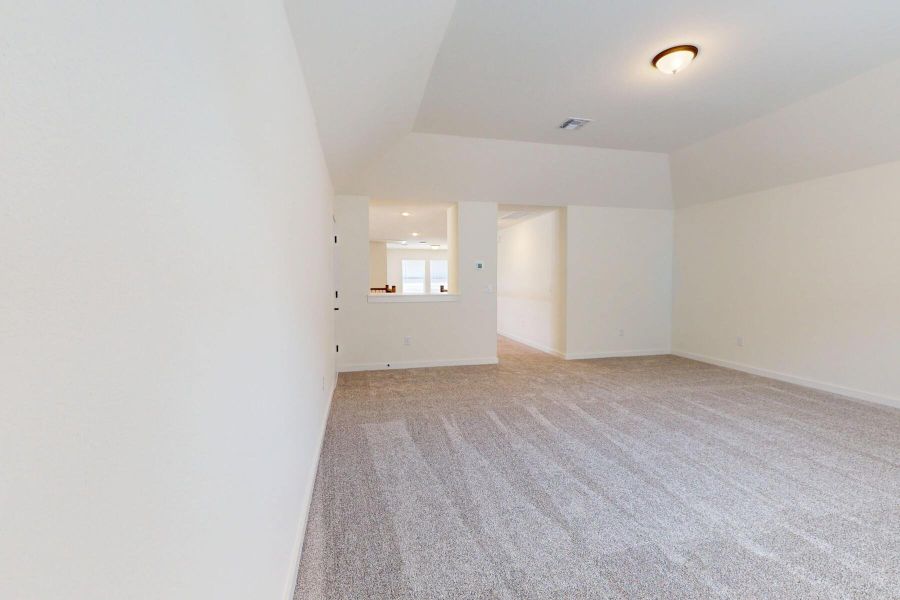 Spacious, unfurnished interior of a new home in Edgewood, Leander (Image 28).