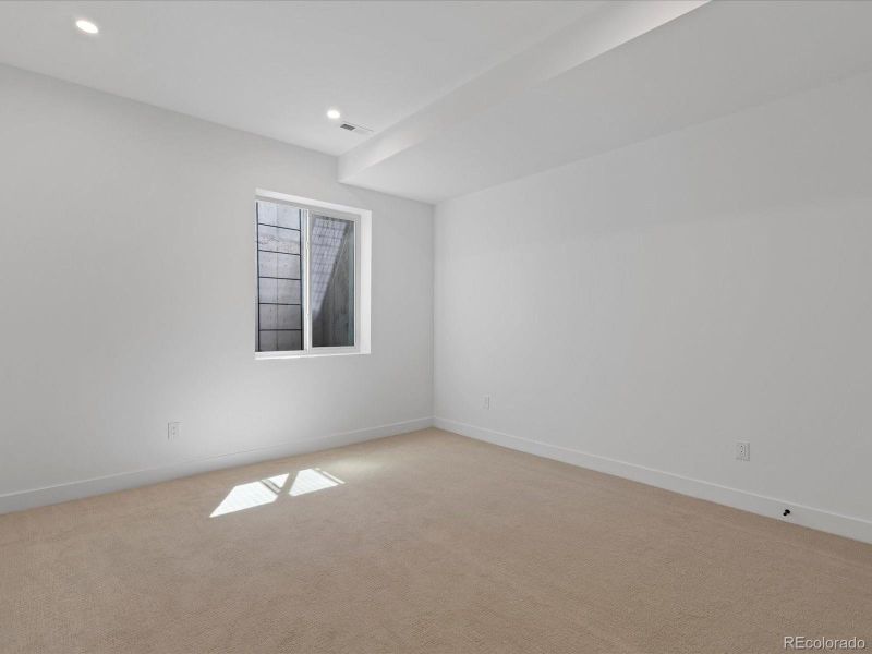 Spacious, unfurnished interior of a new home in , Denver (Image 21).