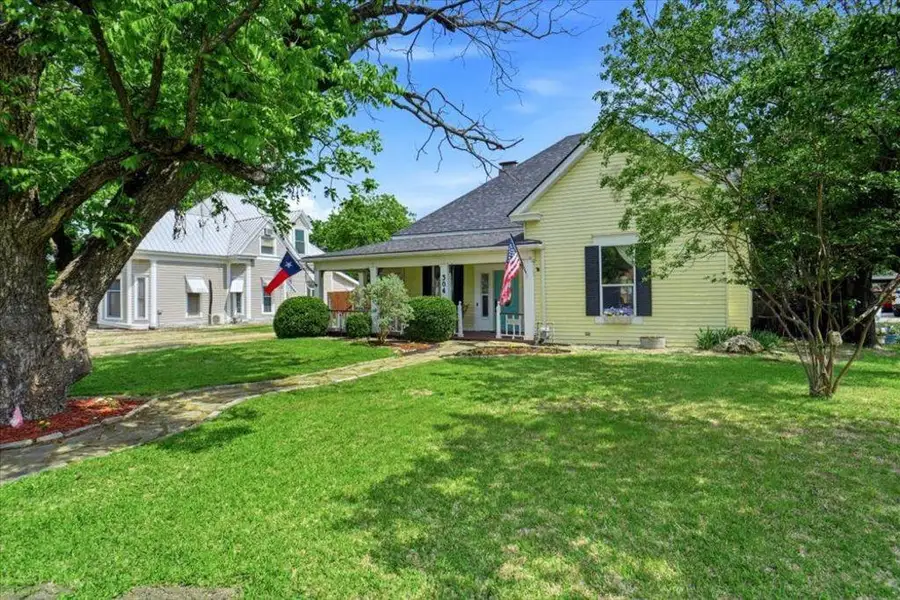 Exterior details and patio area of a home in , Itasca (Image 21).