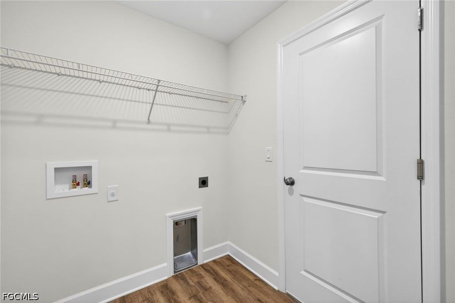 Spacious, unfurnished interior of a new home in Cape Coral, Cape Coral (Image 29).
