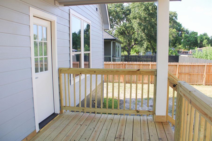Exterior details and patio area of a home in , Houston (Image 20).
