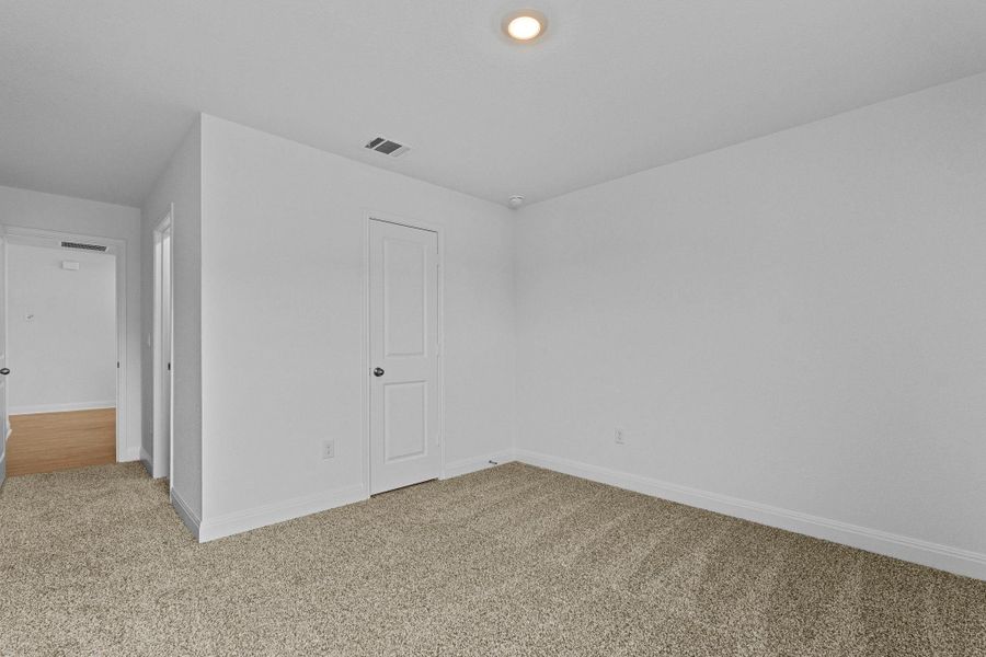 Spacious, unfurnished interior of a new home in Riverview, Georgetown (Image 16). Spacious, unfurnished interior of a new home in Riverview, Georgetown (Image 16).