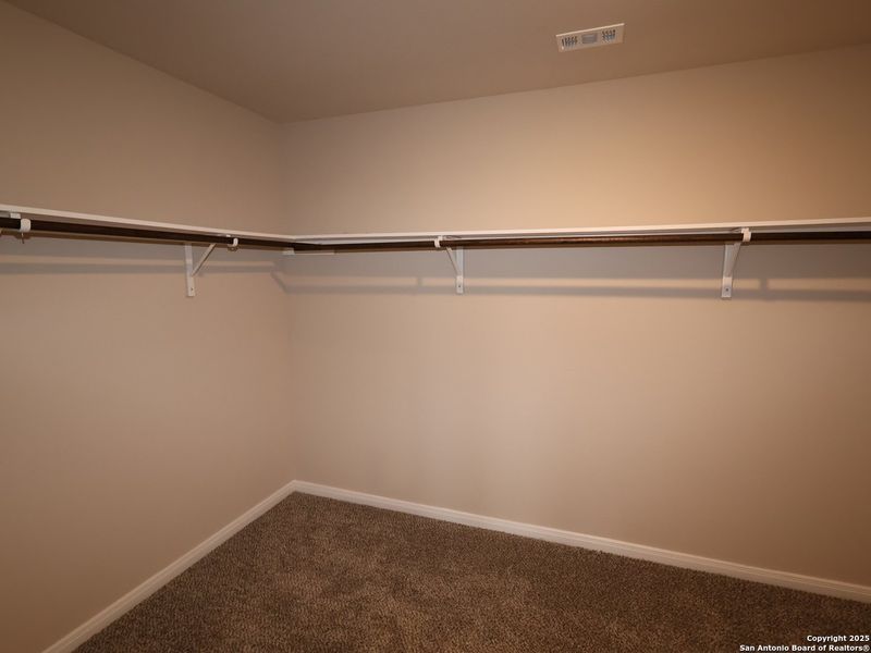 Spacious, unfurnished interior of a new home in Greenspoint Heights, Seguin (Image 26).