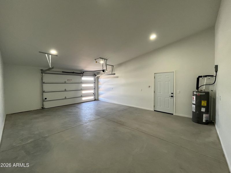 16) 66810-69679fa490557