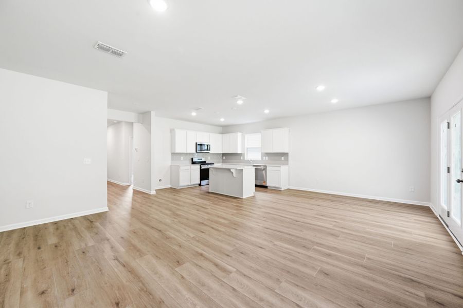 Spacious, unfurnished interior of a new home in Grand Arbor, Blythewood (Image 31). Spacious, unfurnished interior of a new home in Grand Arbor, Blythewood (Image 31).