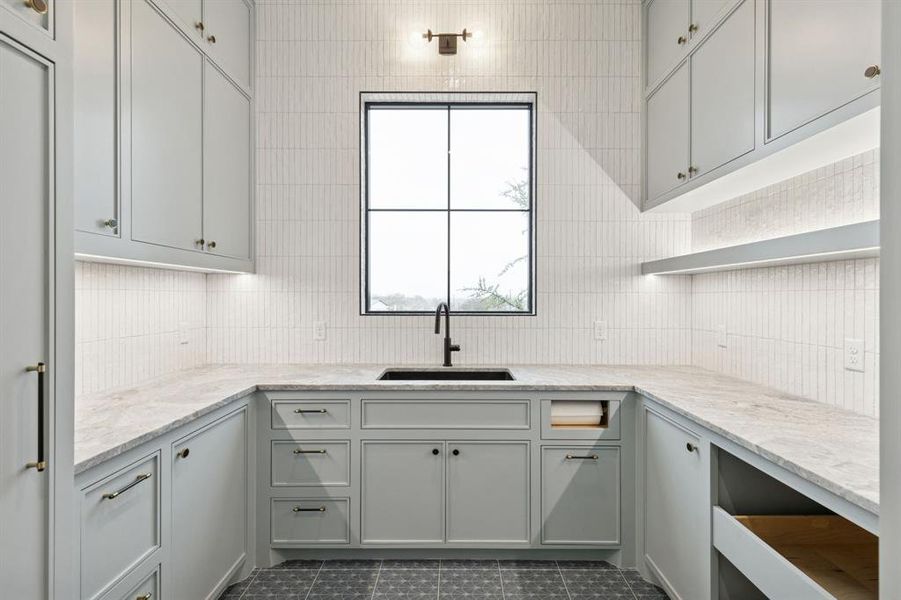 Furnished interior view inside a new home in , Keller (Image 18).