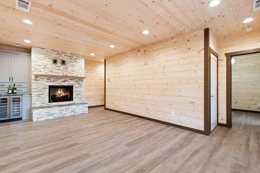 Spacious, unfurnished interior of a new home in , Blue Ridge (Image 31).