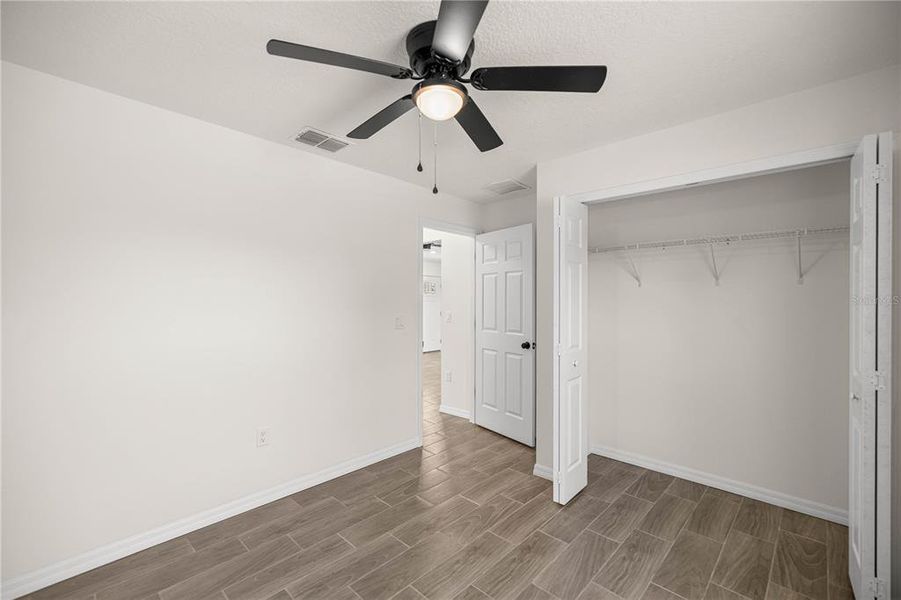 Spacious, unfurnished interior of a new home in , Ocala (Image 20).