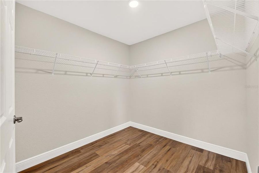 Spacious, unfurnished interior of a new home in , Dunnellon (Image 21).
