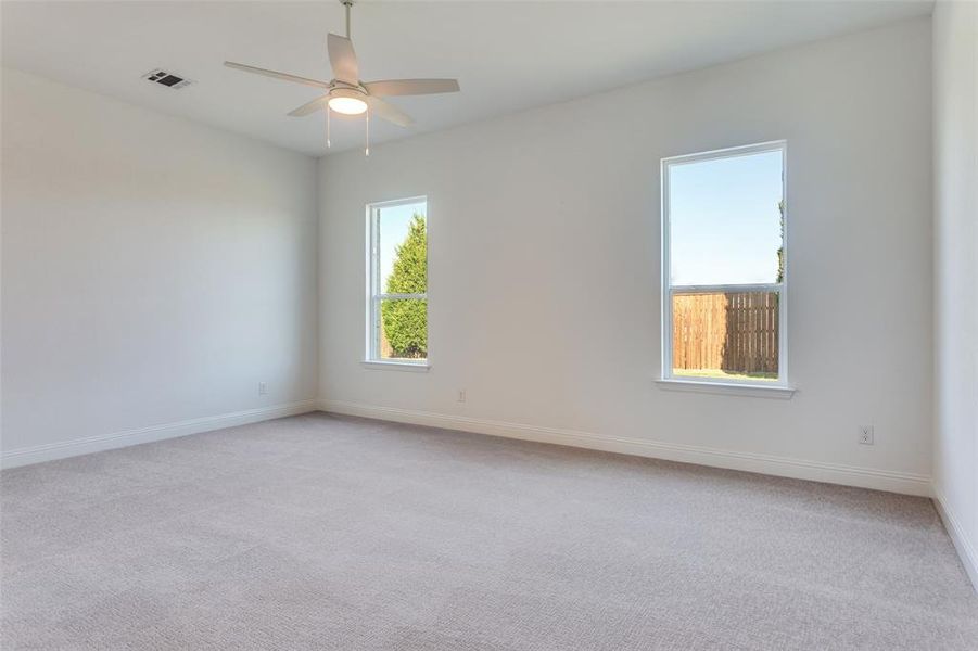 Spacious, unfurnished interior of a new home in Settler’s Glen, New Fairview (Image 12).