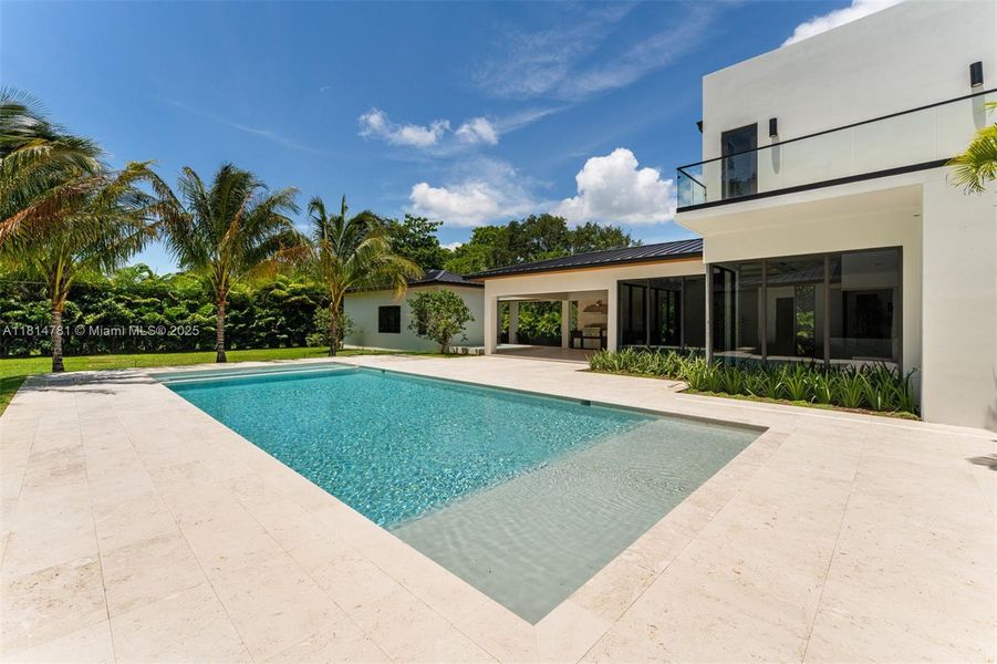 Image 75 of a home in .