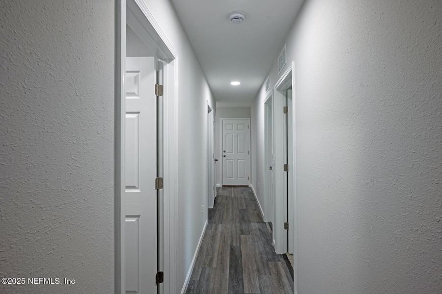 Spacious, unfurnished interior of a new home in , Jacksonville (Image 19).