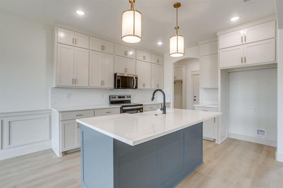 Furnished interior view inside a new home in , Millsap (Image 10).