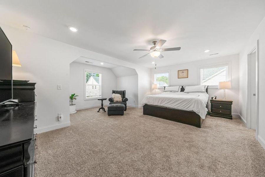 Furnished interior view inside a new home in , Dallas (Image 43).