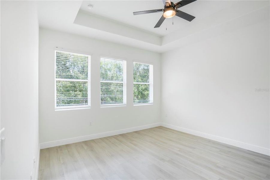 Spacious, unfurnished interior of a new home in , Fruitland Park (Image 12).