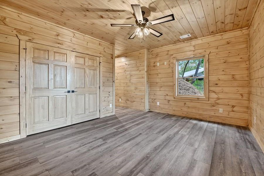 Spacious, unfurnished interior of a new home in , Blue Ridge (Image 30).